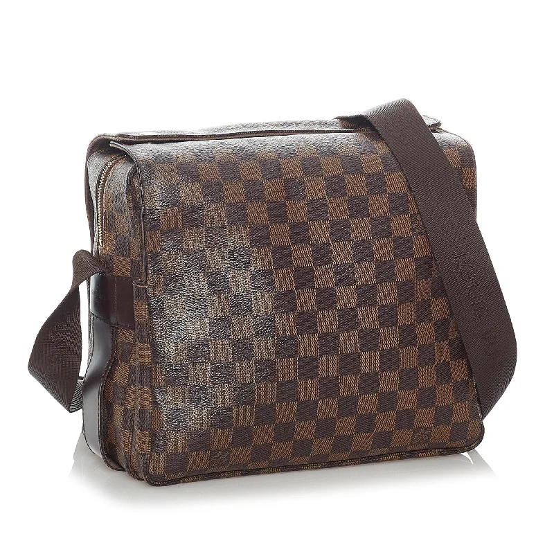 Louis Vuitton backpacks with a hidden back pocket for securityLouis Vuitton Damier Ebene Naviglio (30409)