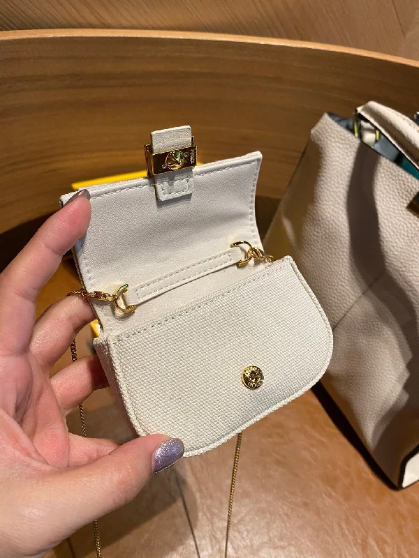 Fendi bags with a voice - activated pocket opener for a high - tech convenienceFendi Luxury Bag - FED - 462