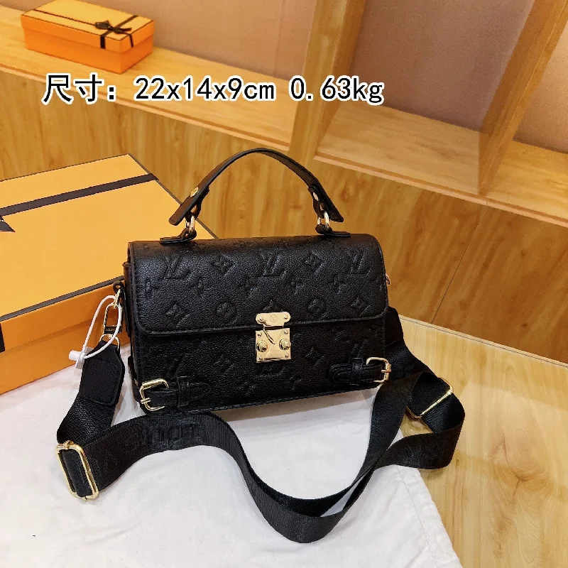 Small - sized Louis Vuitton Pochette Metis bags for a compact carryLouis vuitton handbag