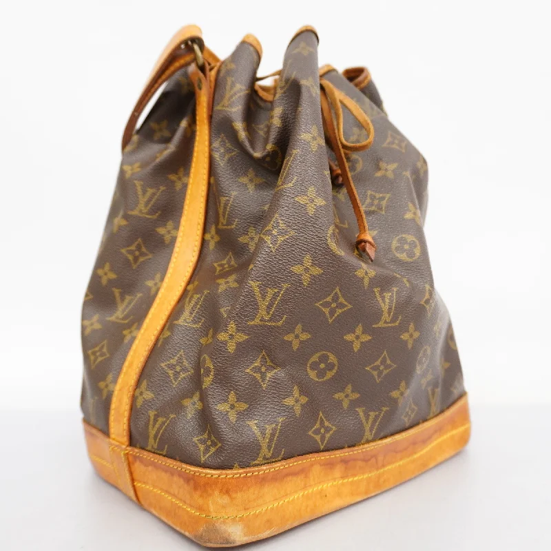 Louis Vuitton Twist bags with a contrast - colored interior for visual interestLOUIS VUITTON  Monogram Noe M42224 Women's Shoulder Bag