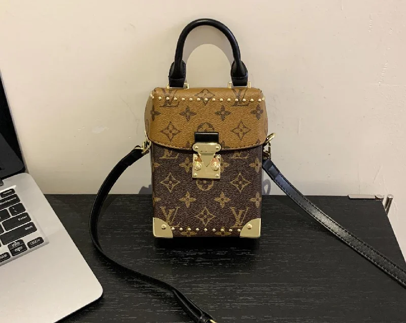 Louis Vuitton handbags with a back - zip pocket for storing valuablesLouis vuitton handbag