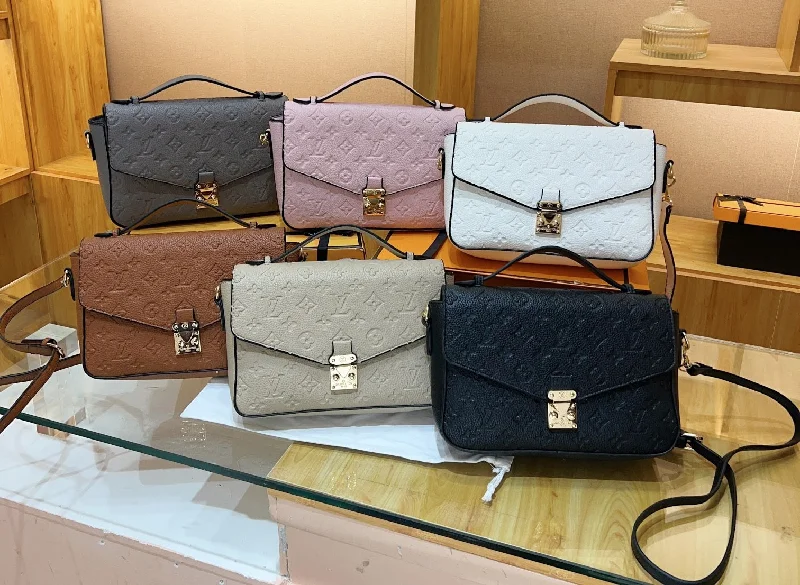 Ladies Louis Vuitton shoulder bags with a magnetic - closure flap for easeLouis vuitton handbag