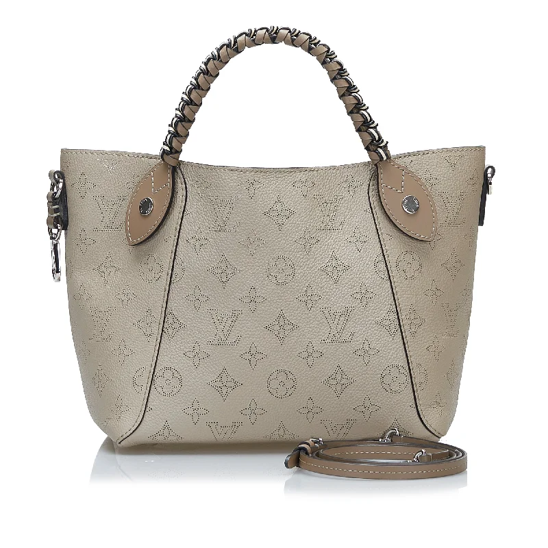 Ladies Louis Vuitton Petite Malle bags with a star - shaped charm for cutenessLouis Vuitton Hina PM Brown Monogram Mahina