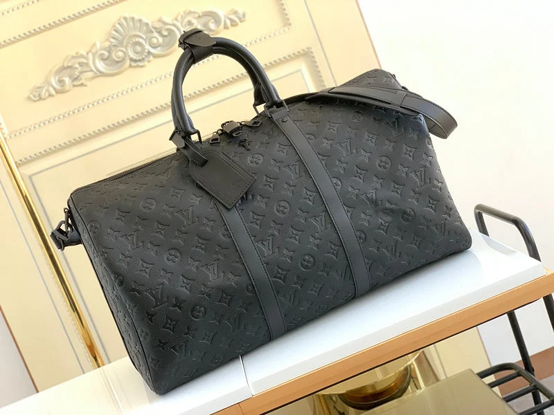 Ladies Louis Vuitton shoulder bags with a magnetic - closure flap for easeBoldCollect - LOUIS VUITTON BAGS - 2540