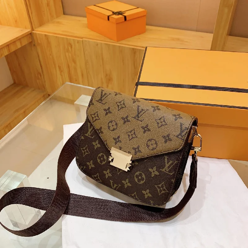 Louis Vuitton Twist bags with a crystal - embellished LV - turnlockLouis Vuitton Handbag