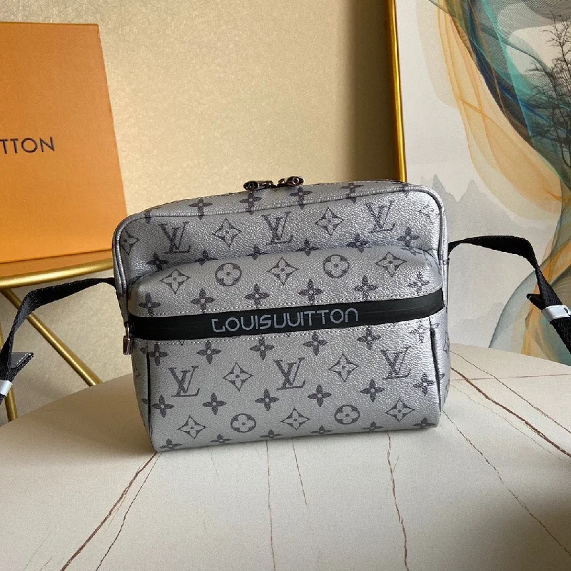 Louis Vuitton bags with a detachable mobile phone holder for convenienceDesigner Handbags Louis Vuitton 158