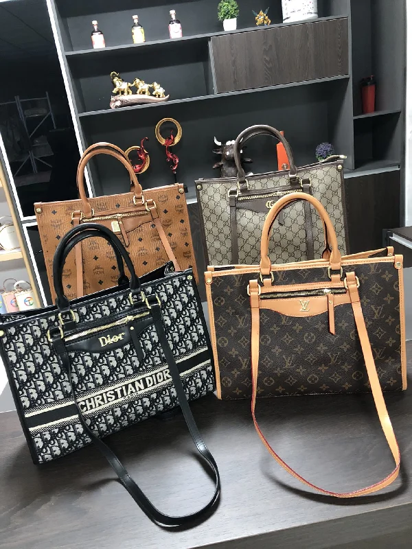 Louis Vuitton bags with a snap - button closure and a decorative charm for styleLouis vuitton handbag