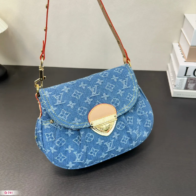 Louis Vuitton Petite Malle bags with a hard - shell structure for uniquenessLouis vuitton handbags