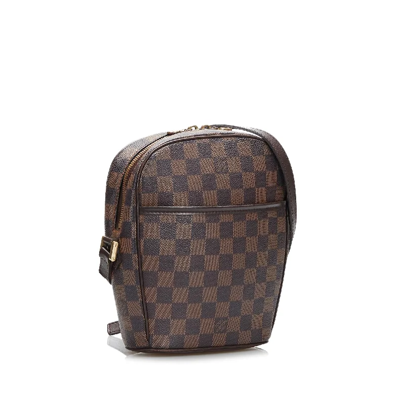 Ladies Louis Vuitton Capucines bags with gold - toned hardwareLouis Vuitton Damier Ebene Ipanema PM (YyMU5F)