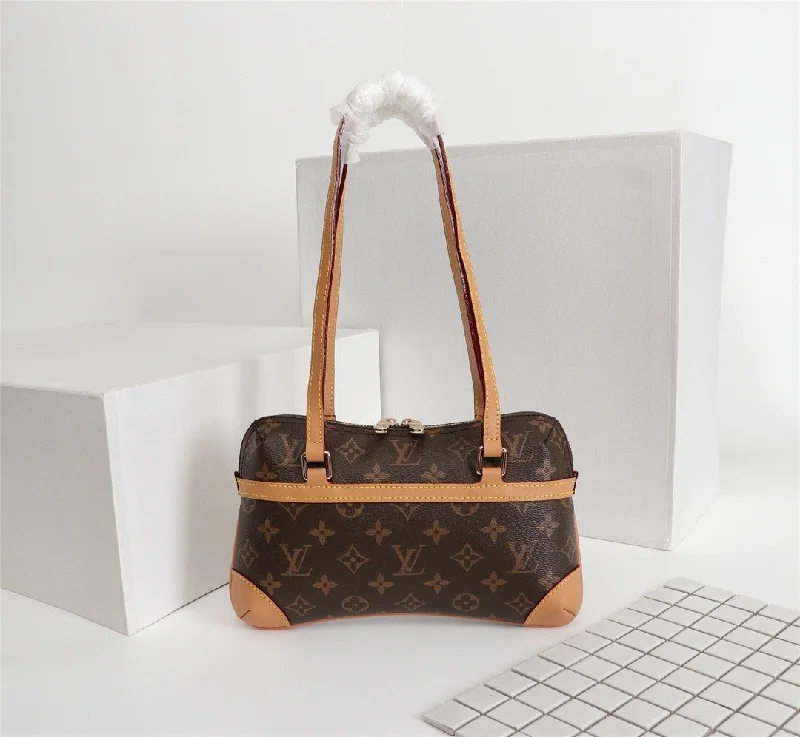 Ladies Louis Vuitton Petite Malle bags with a star - shaped charm for cutenessDesigner Handbags Louis Vuitton 173