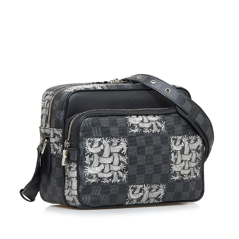 Louis Vuitton Twist bags with the iconic LV - turnlock closureLouis Vuitton Christopher Nemeth Damier Graphite Nil PM (NtV8pY)