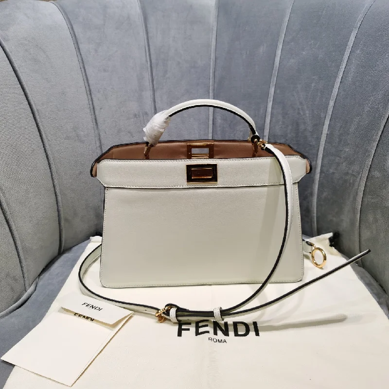 Ladies Fendi shoulder bags with a detachable key fob for easy key managementFendi Luxury Bag - FED - 445