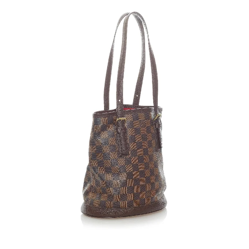 Ladies Louis Vuitton Capucines bags with a detachable shoulder strapLouis Vuitton Damier Ebene Marais (32531)