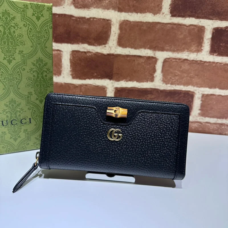 Gucci Marmont bags for women with gold - toned hardwareGucci Luxury - Bags - 261